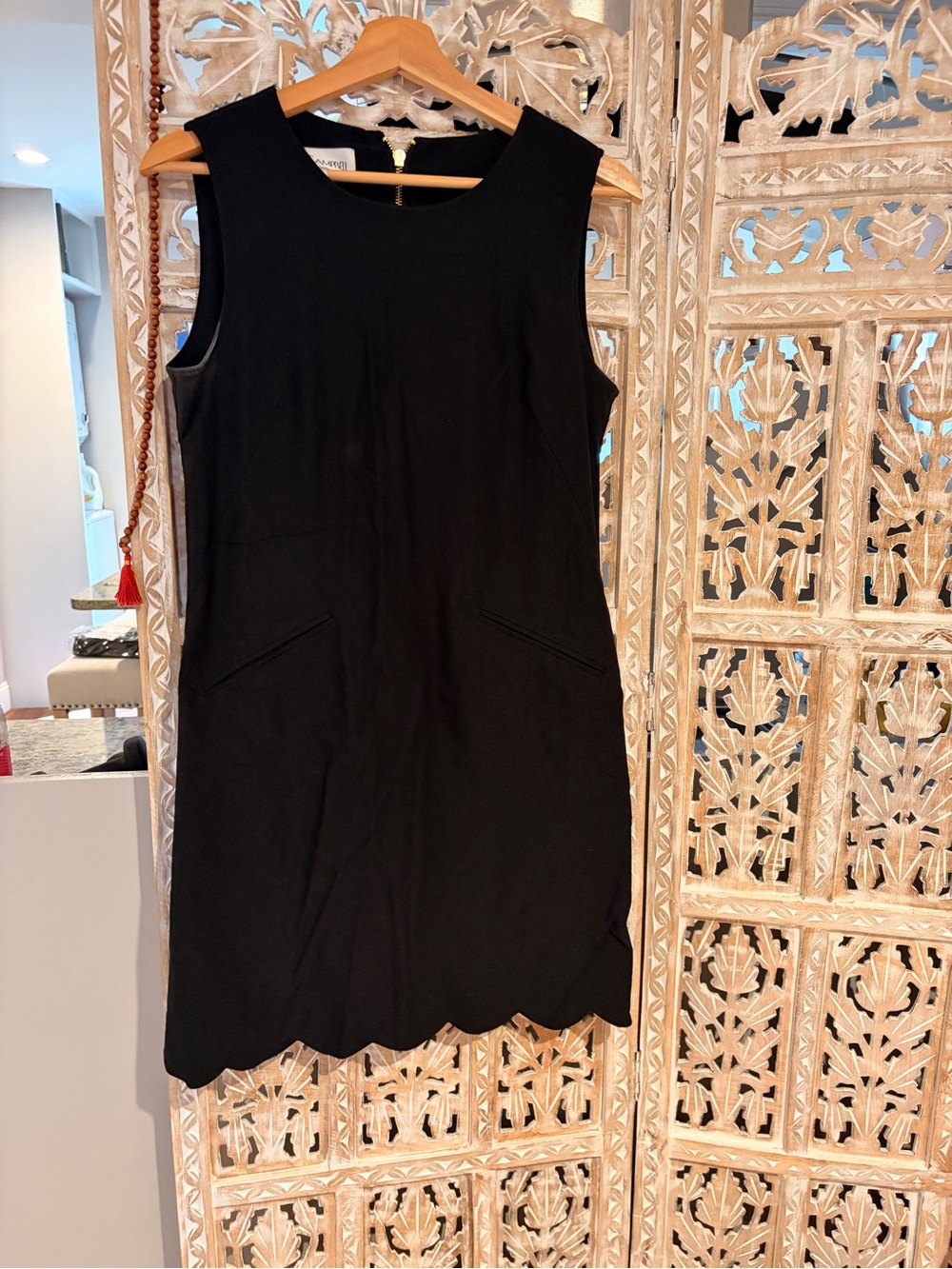 Sara Campbell Black Sleeveless Scallop-Hem Midi Dress